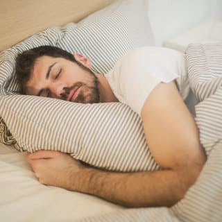 ¿Por qué babeo al dormir?